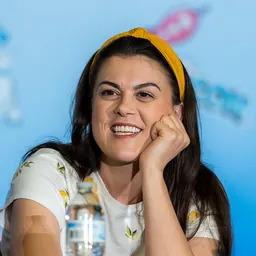 Portrait of Lindsey Shaw