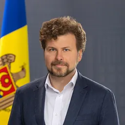 Portrait of Dan Perciun