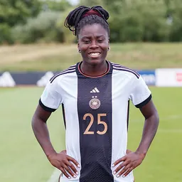 Portrait of Nicole Anyomi