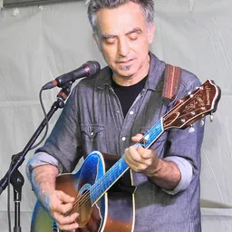 Portrait of Michael Fracasso