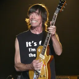 Portrait of Tom Scholz
