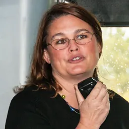 Portrait of Sara Gelser