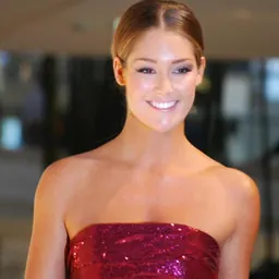 Portrait of Erin McNaught