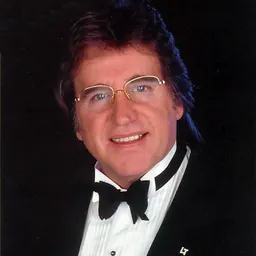 Portrait of Lee Towers