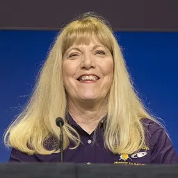 Portrait of Linda Spilker