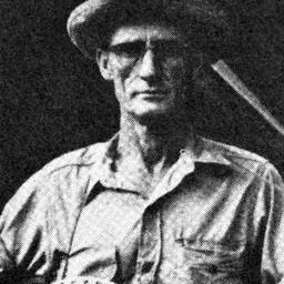 Portrait of Roscoe Holcomb