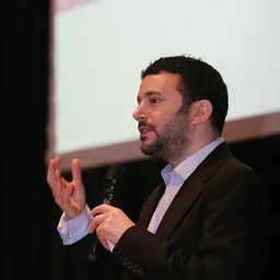 Portrait of Alex Bellos
