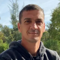 Portrait of Omar Pouso