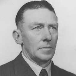 Portrait of Tom Andrews