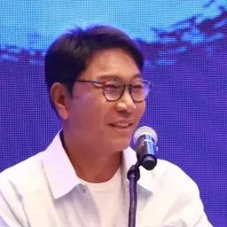 Portrait of Lee Soo-man