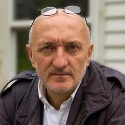 Portrait of Frank Fournier