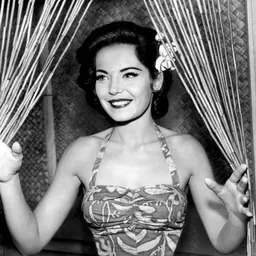 Portrait of Linda Lawson