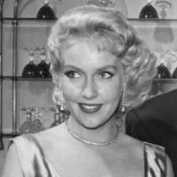Portrait of Leigh Snowden