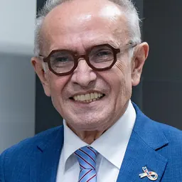 Portrait of Cícero Lucena