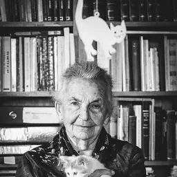 Portrait of Suzanne Daveau