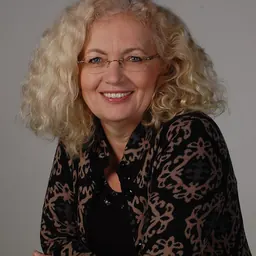 Portrait of Karin Kadenbach
