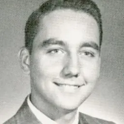 Portrait of Bob Gunton