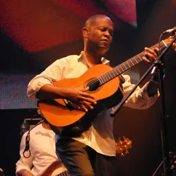 Portrait of Earl Klugh