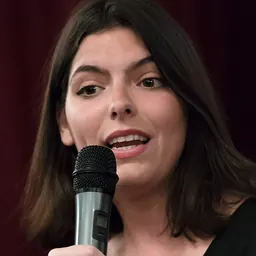 Portrait of Jacqueline Lentzou