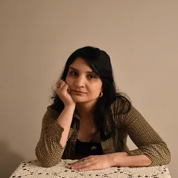 Portrait of Sarah Davachi