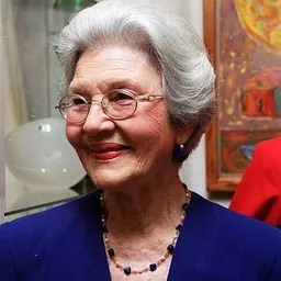 Portrait of Renée Klang