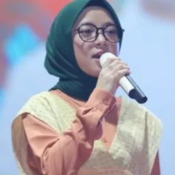 Portrait of Nissa Sabyan