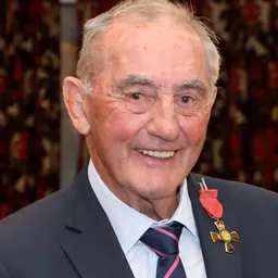 Portrait of Andy Leslie