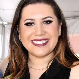 Portrait of Renée Ahdieh