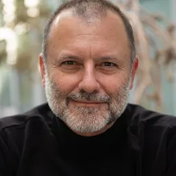 Portrait of Robbie Gringras