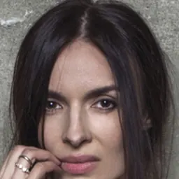 Portrait of Nadia Meiher