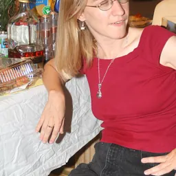 Portrait of Mari Ness