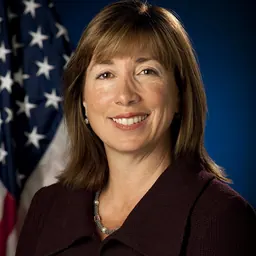 Portrait of Lori Garver