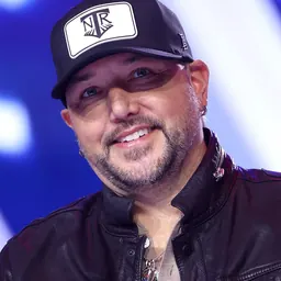 Portrait of Jason Aldean