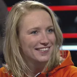 Portrait of Carlijn Achtereekte