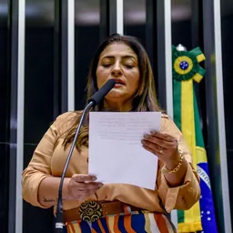Portrait of Ely Santos