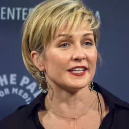 Portrait of Amy Carlson