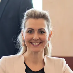 Portrait of Christine Aschbacher