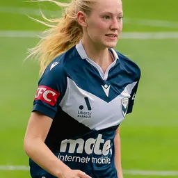 Portrait of Tori Hansen