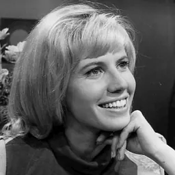 Portrait of Leslie Charleson