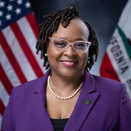 Portrait of Lori Wilson