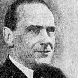 Portrait of Lee Sims