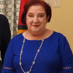 Portrait of Gail Teixeira