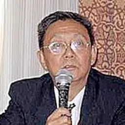 Portrait of Ren Wanding