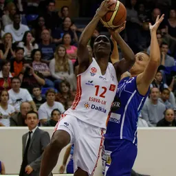 Portrait of Laëtitia Kamba