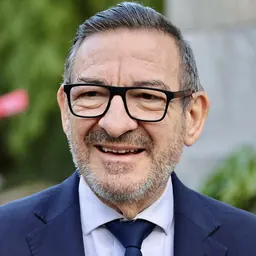 Portrait of Steve Georganas