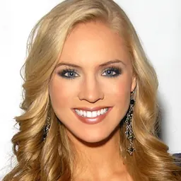 Portrait of Kristen Dalton