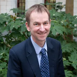 Portrait of Tom Scholar