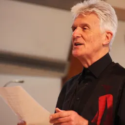 Portrait of Simon Carrington