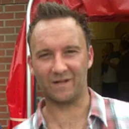 Portrait of Scott Oakes