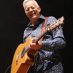 Portrait of Tommy Emmanuel